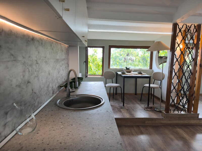 Erou Iancu Nicolae, Zoo